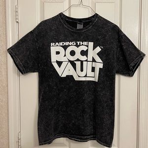 RAIDING THE ROCK VAULT tee - L/XL heathered black & bold white print show tee